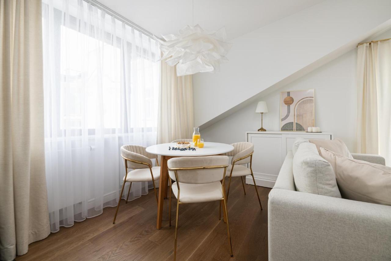 W Sercu Warszawy Apartamenty 바르샤바 외부 사진